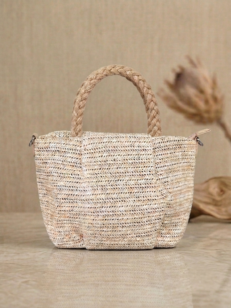 👜 Borsa Intrecciata Multicolor con Tracolla – Stile Naturale ed Elegante